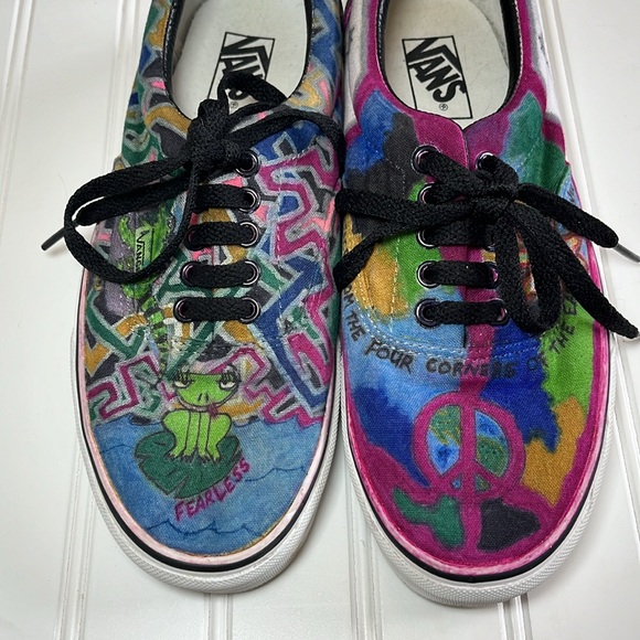 Vans custom graphics with frog, peace sign and graffiti - Picture 6 of 9